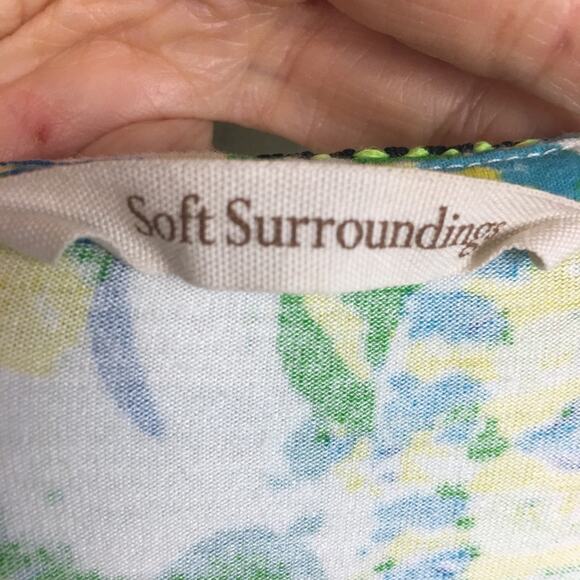 Soft Surroundings White  Green Floral Embroidered Knit Top Medium - Picture 7 of 9